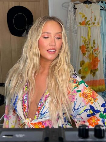 Anna camp image