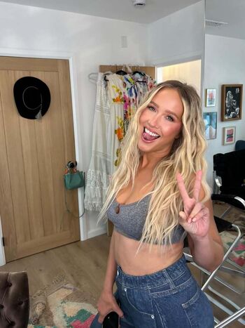 Anna camp image
