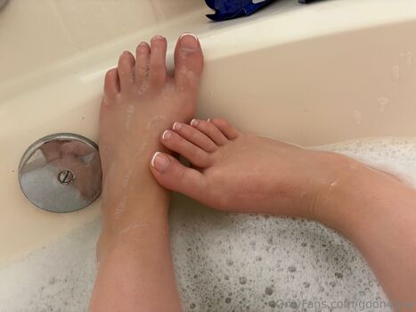 Anna Curvy / thegorillagrip