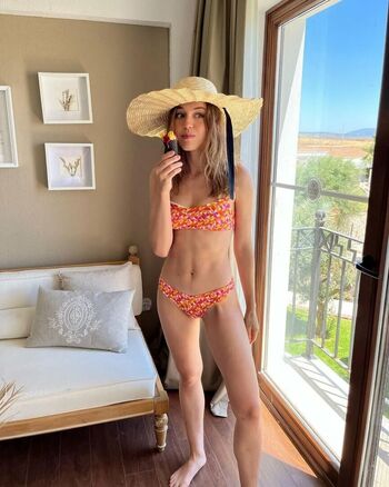 Anna deniz image