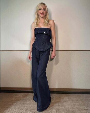 Anna faris page 2 image