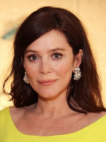 Anna friel image