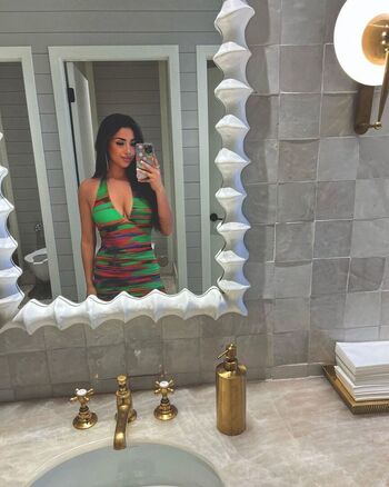 Anna gabriela munoz image