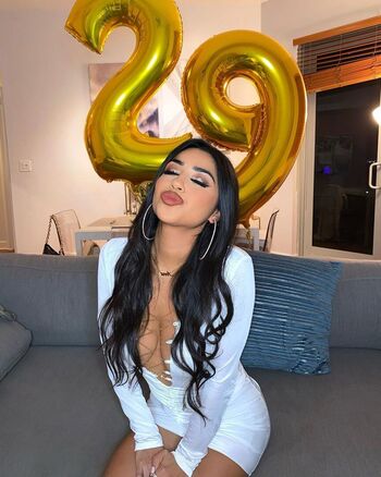 Anna gabriela munoz image