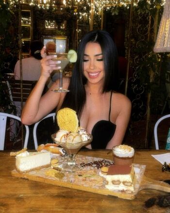 Anna gabriela munoz image