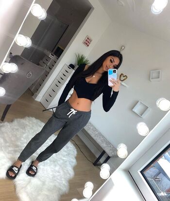 Anna gabriela munoz image