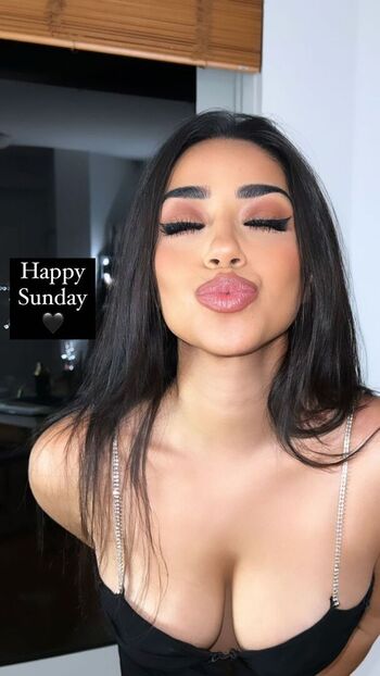 Anna gabriela munoz image