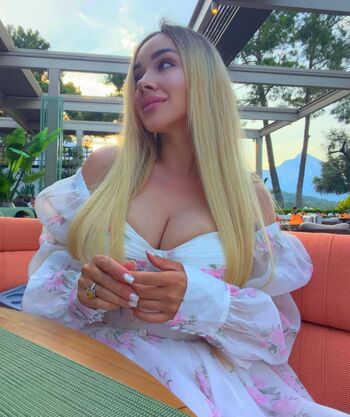 Anna kostenko image