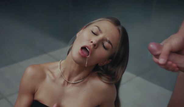 Anna lewandowska page 3 image