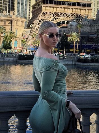 Anna policarpova image