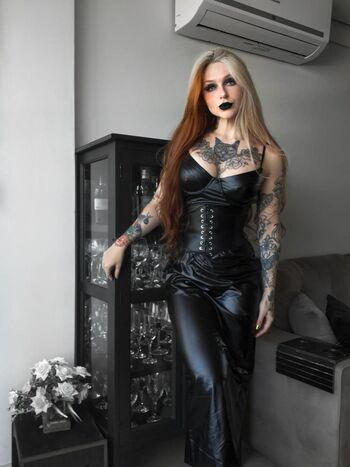 Anna sieverding image