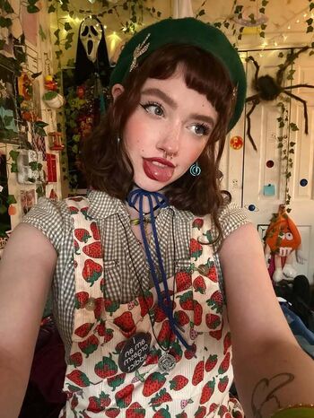 Annaliseelliot image