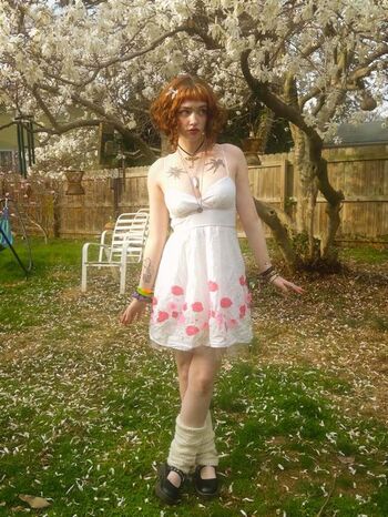 Annaliseelliot image