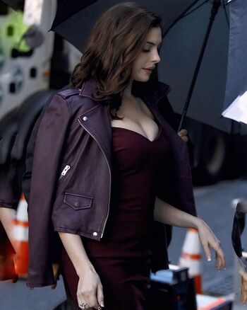 Anne Hathaway