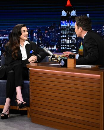 Anne hathaway image