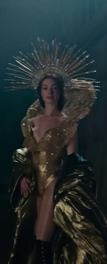 Anne hathaway image