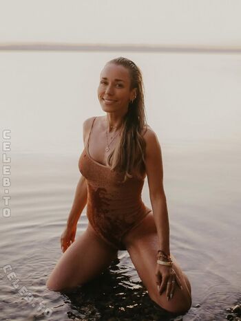Annemarie carpendale image