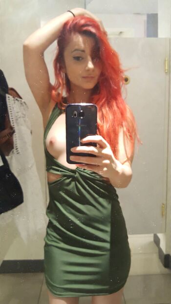 Anniefuchsia image