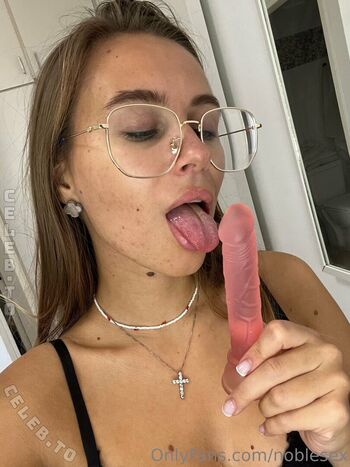 Annika sommer image
