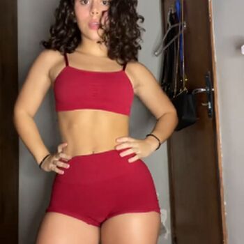 Anny karollyne image