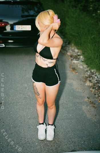Anny vans image