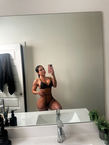 Anslee pacheco image
