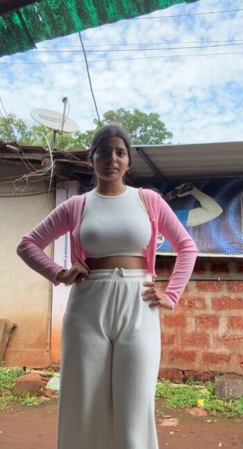 Anushka deokate image
