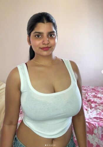 Anushka deokate image