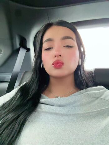 Areli ferreiro page 2 image