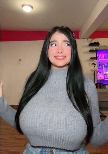 Areli ferreiro image