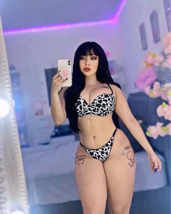 Arely munson image