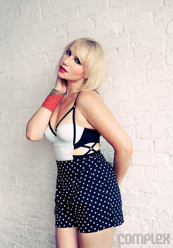 Ari graynor page 2 image