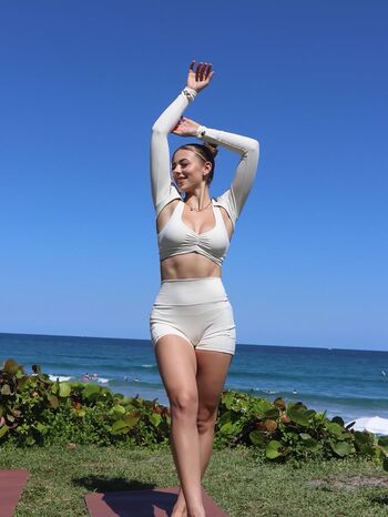 Ariana donovan image