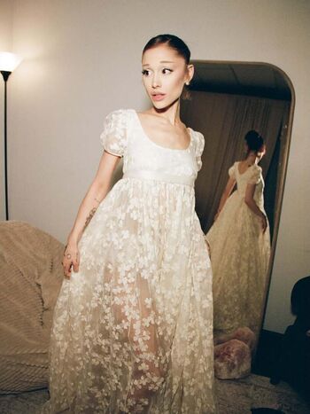 Ariana grande 1 image