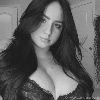 Ariannagrajales image