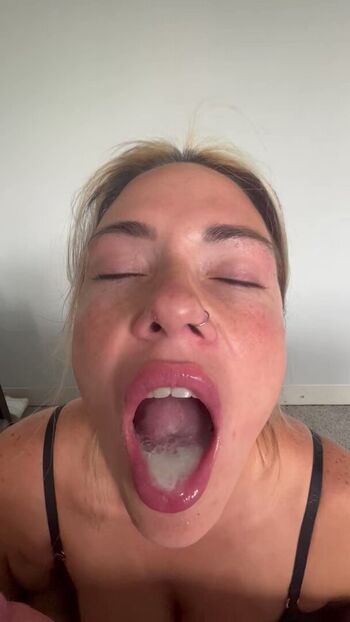 Ashleysoftiktok image