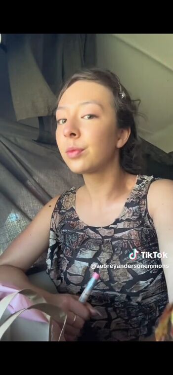 Aubrey anderson emmons image