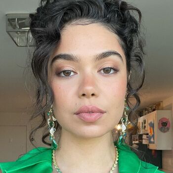 Aulii cravalho image