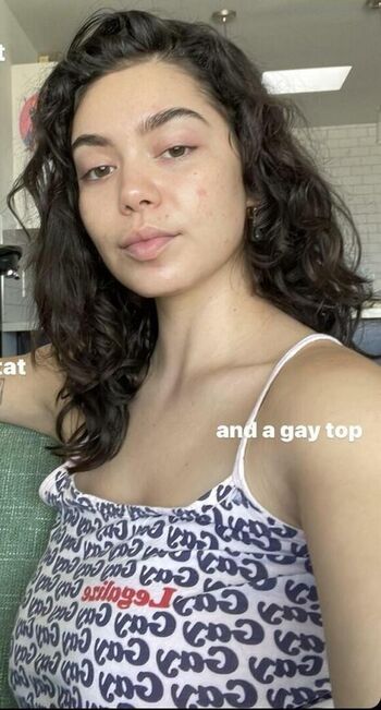 Aulii cravalho image