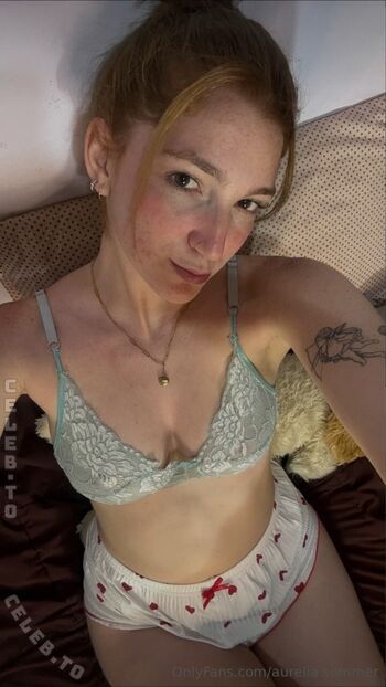 Aurelia sommer image