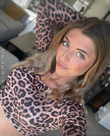Ava abricot image