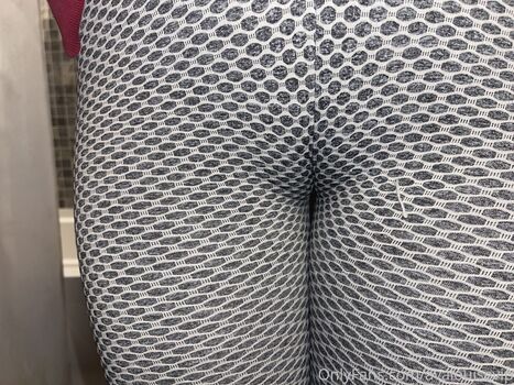 Ava louise 1 page 3 image