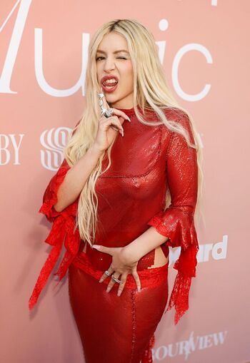 Ava max 1 page 4 image
