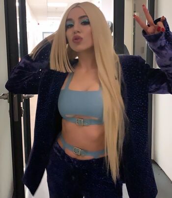 Ava max 1 image