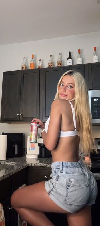 Ava Nucci