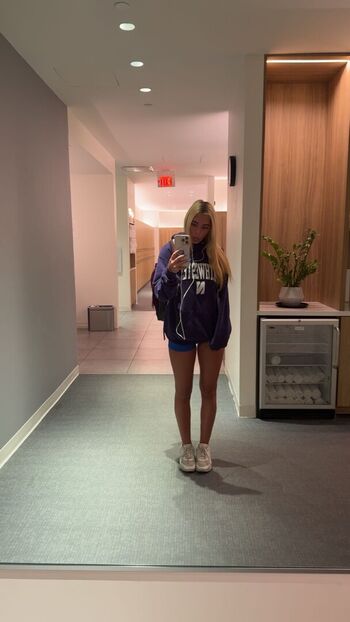 Ava nucci image