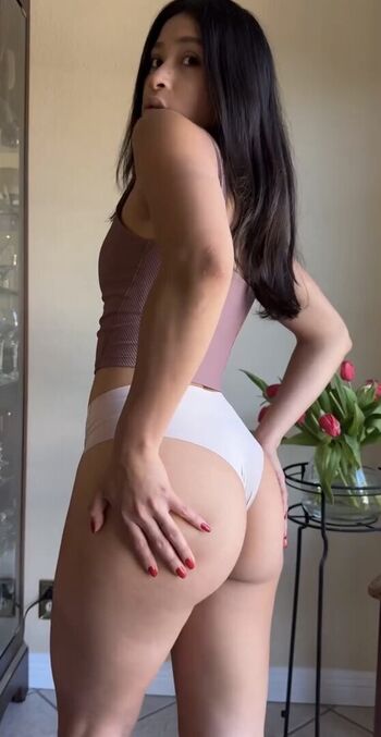Ava yulisa image
