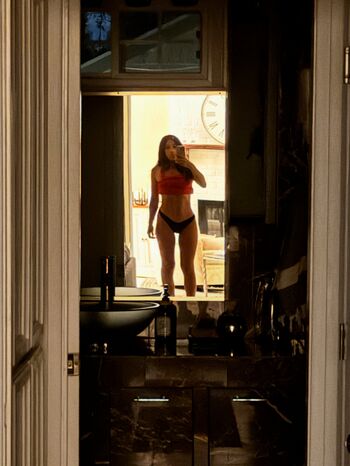Ava yulisa image