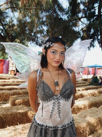 Avani gregg image
