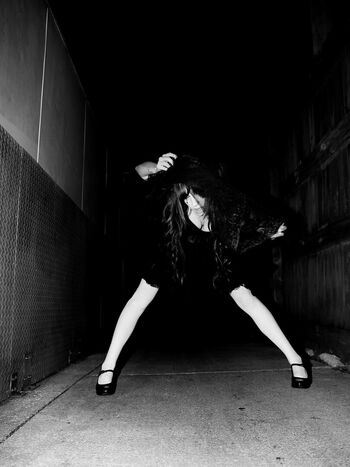 Ayleen valentine image